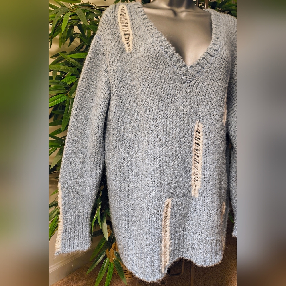 AMS Pure Uniquely Beautiful Baby Blue V-Neck Sweater (Nwot) - Picture 2 of 7